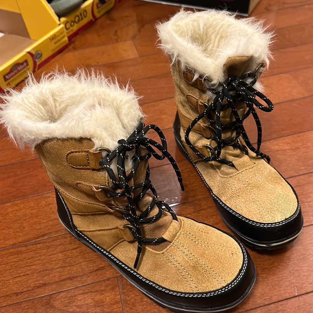 Champion boots with fur